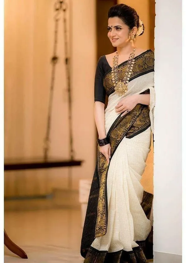 Cream_Woven_Kanjivaram_Silk_Saree_with_Saree_Cover